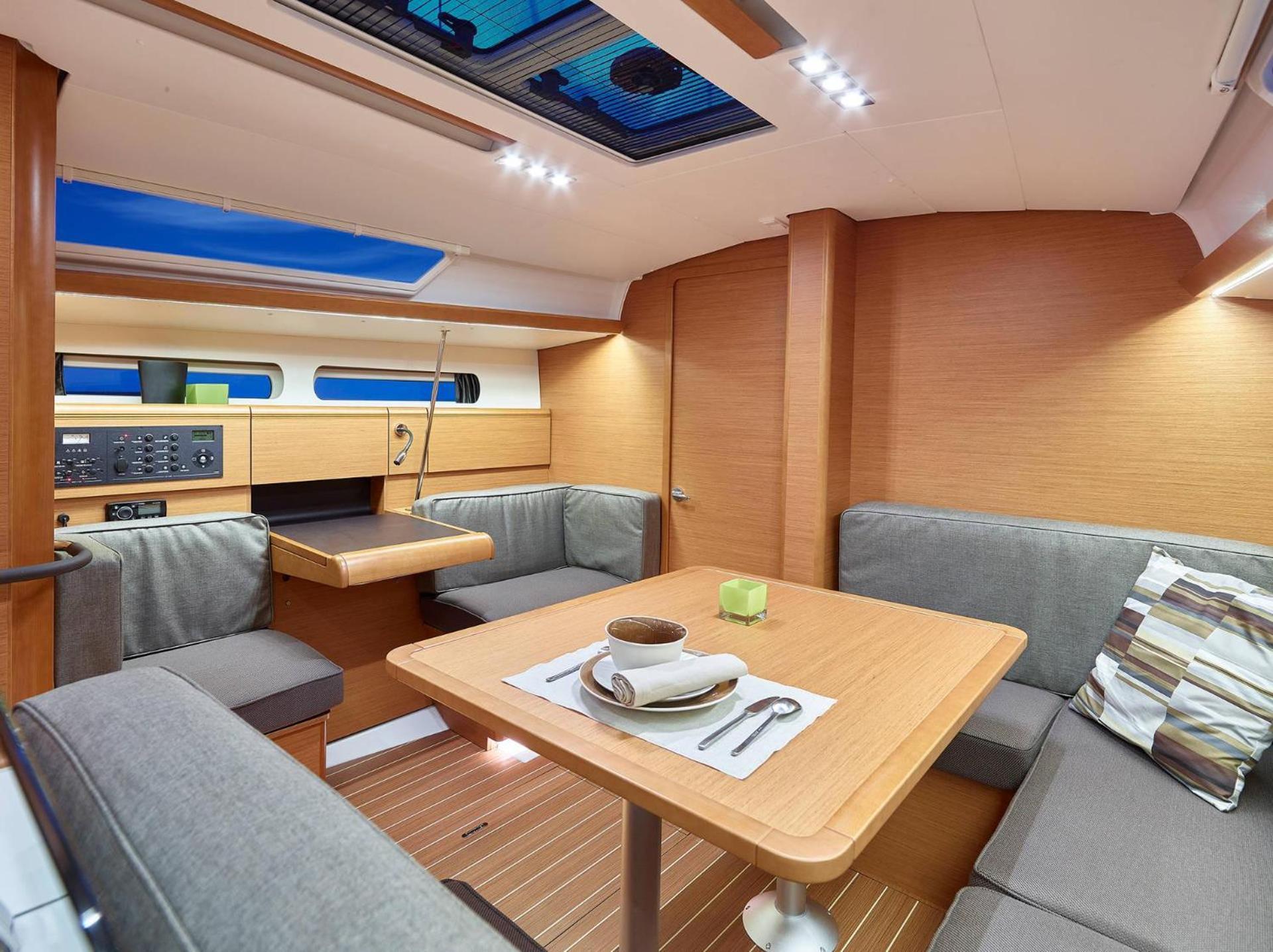 Sleep Aboard A Modern Sailboat In Oeiras 호텔 외부 사진
